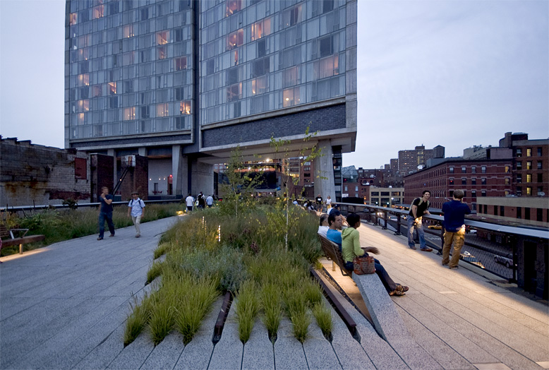 the high line and the standard hotel